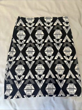 emk clothing Geometric Mini Skirt in Black & White Size Small Like New